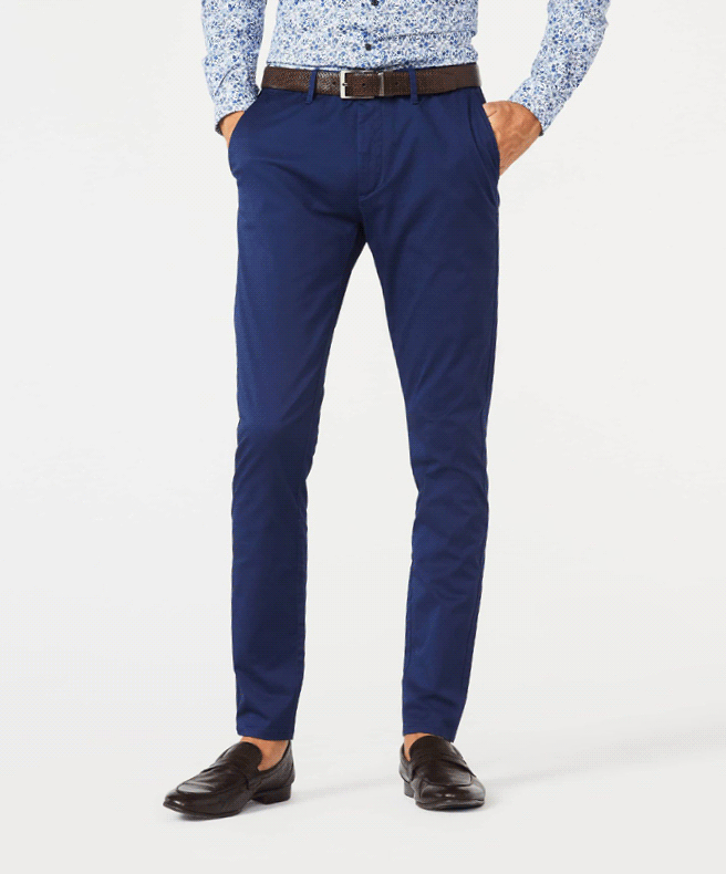 Chinos vs Jeans Side by side image of dark blue chinos vs. dark indigo jeans